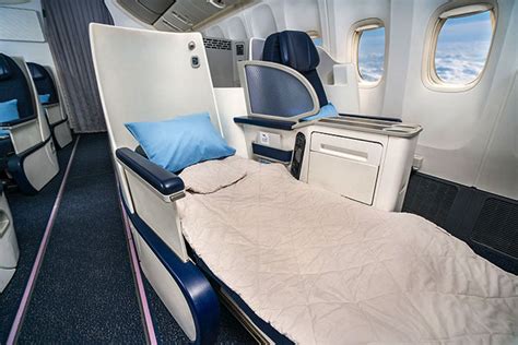 Kuwait Airways Business Class Experience: Boeing 777.